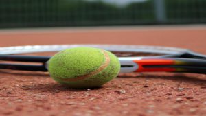 Jak grać w tenisa? Zasady i techniki